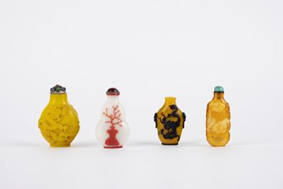 Cina, Lotto di quattro snuff bottles, XIX/XX secolo