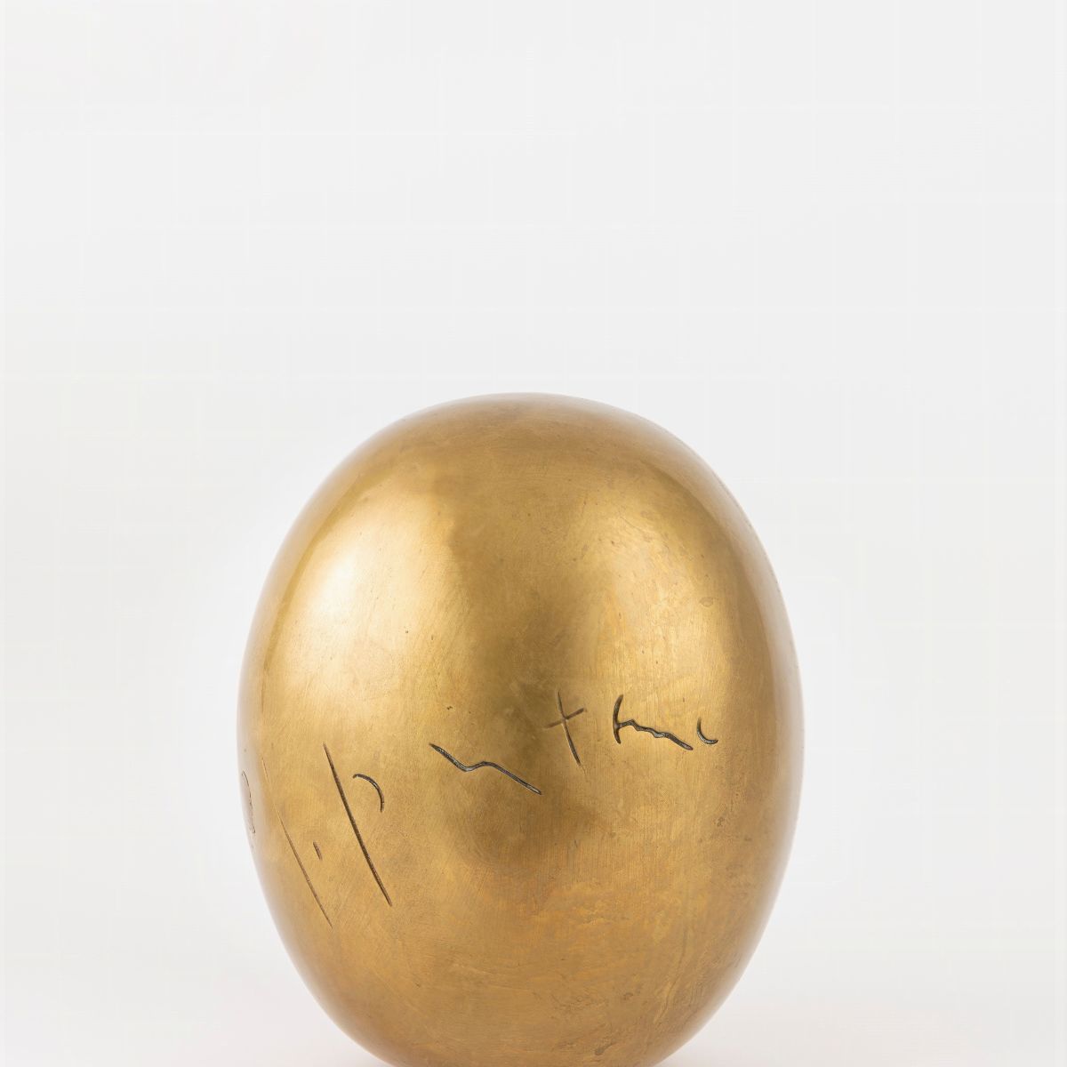 Lucio Fontana - Concetto spaziale, Natura, ottone lucidato, 1967