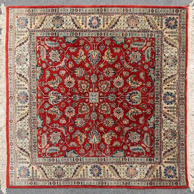 Tappeto persiano, seconda metà del XX secolo, cm 212 x 214