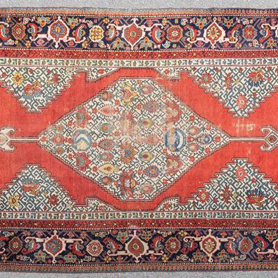 Tappeto persiano, prima metà del XX secolo, cm 389 x 185