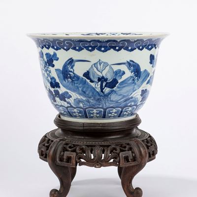 Cachepot in porcellana bianca e blu, Cina, fine secolo XIX