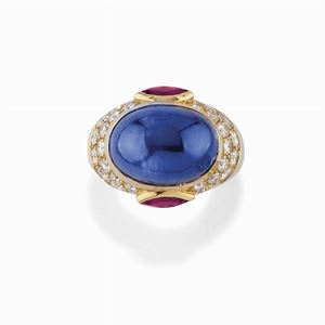 Bulgari - Anello con zaffiro, rubini e diamanti