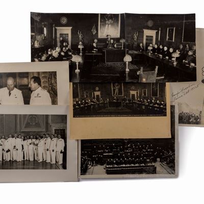 Mussolini, Lotto di 27 Fotografie d'Epoca e Ritratto a Matita