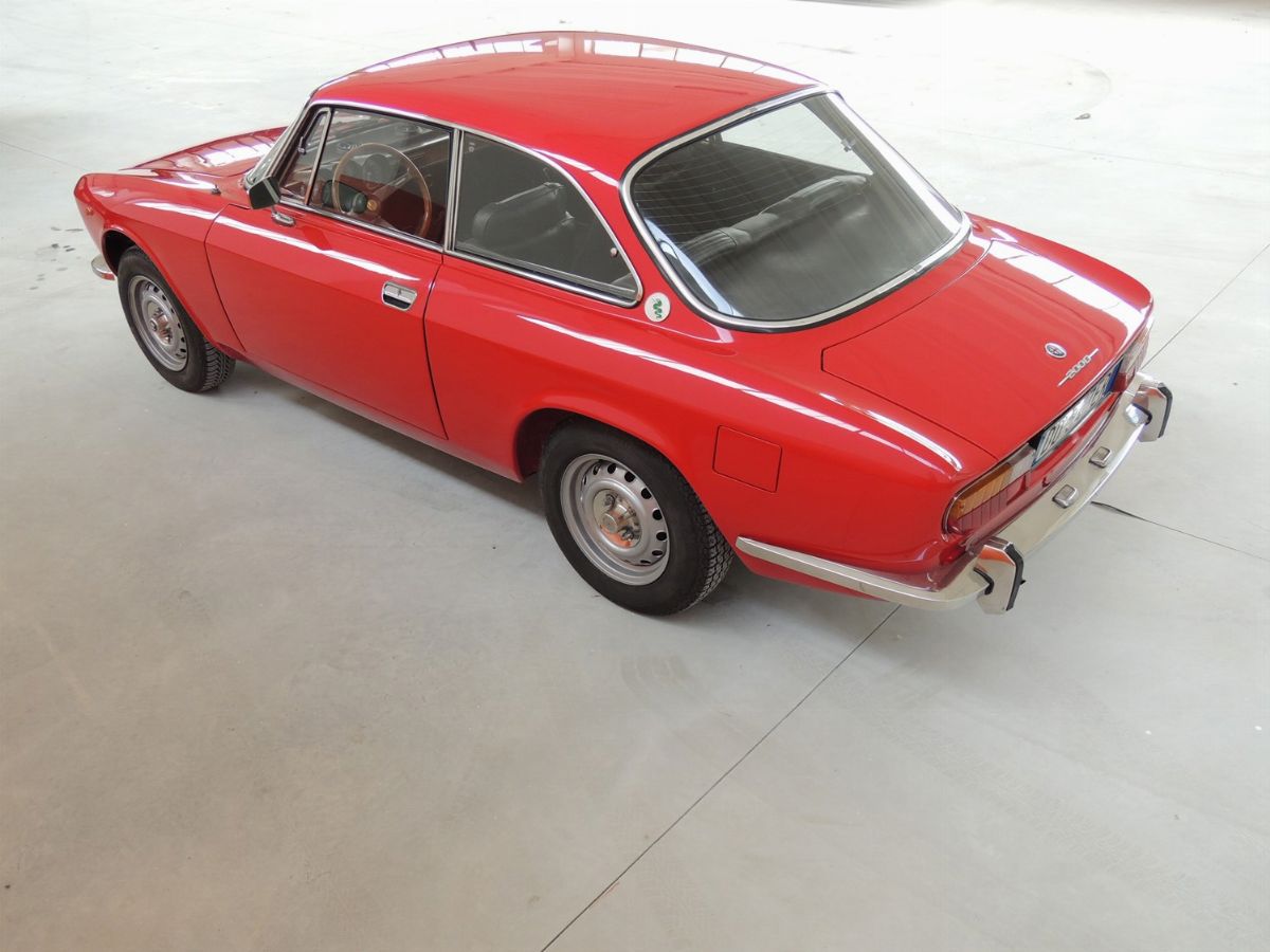 Alfa Romeo 2000 GT Veloce (Bertone)