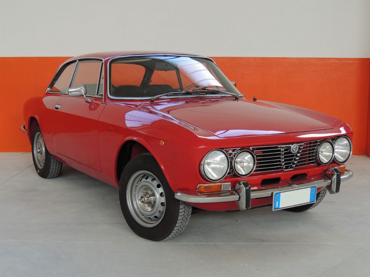 Alfa Romeo 2000 GT Veloce (Bertone)