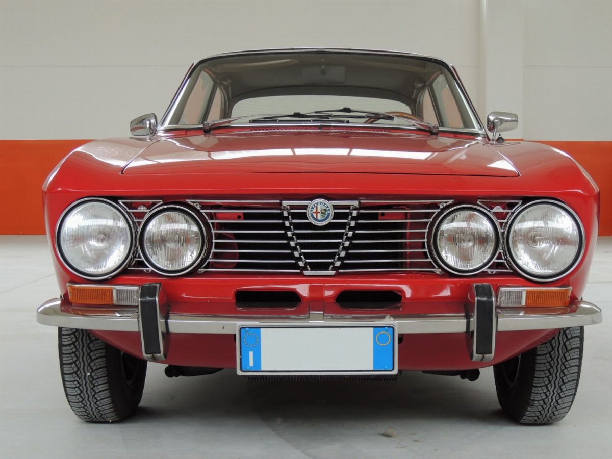 Alfa Romeo 2000 GT Veloce (Bertone)