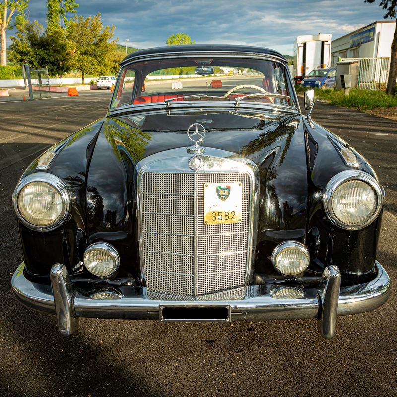 220 SE Coupé (Mercedes-Benz)