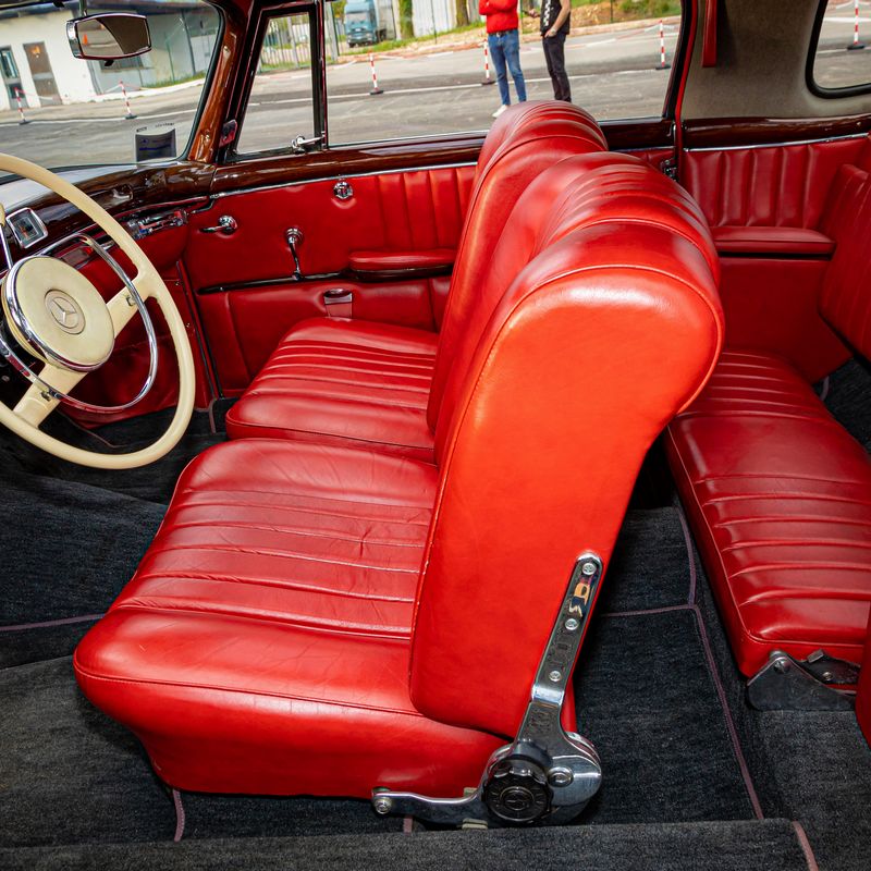 220 SE Coupé (Mercedes-Benz)