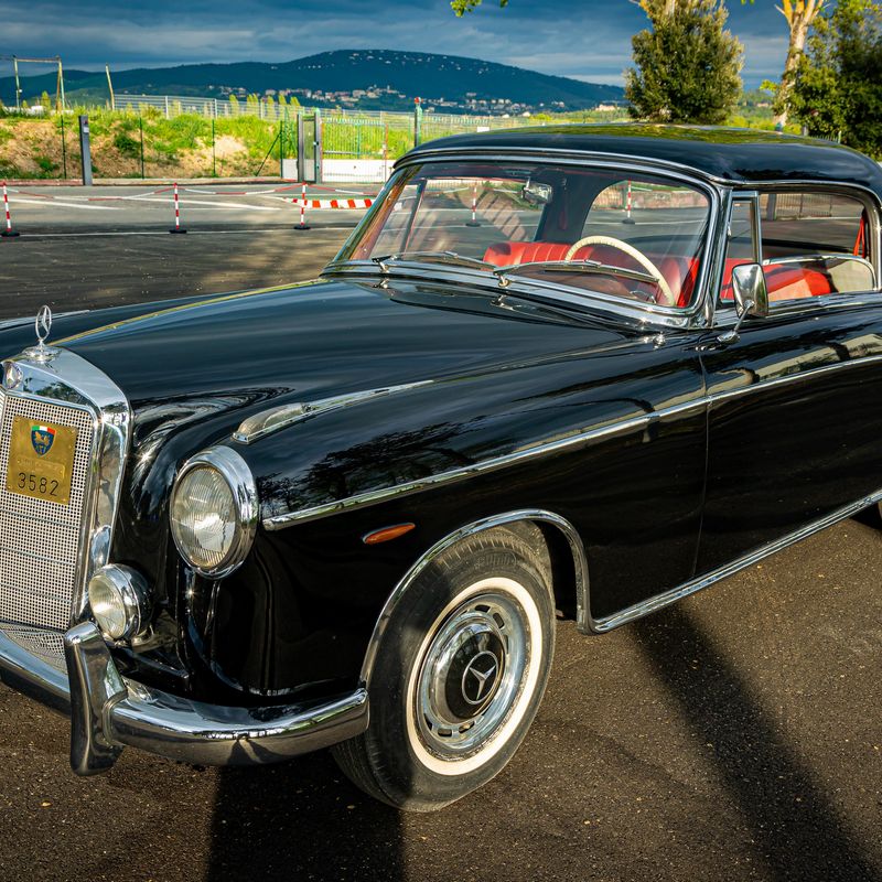 220 SE Coupé (Mercedes-Benz)