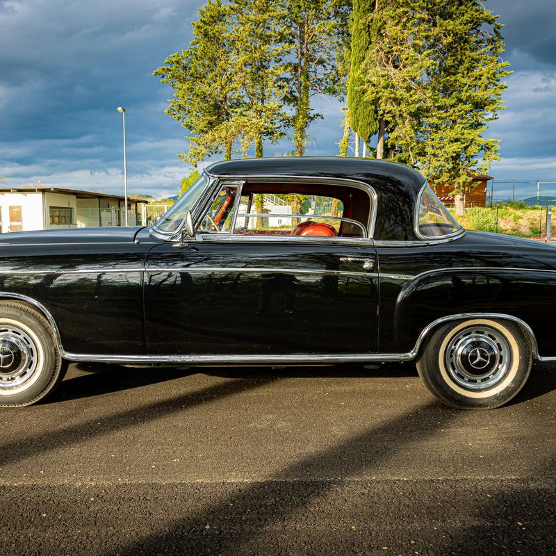 220 SE Coupé (Mercedes-Benz)