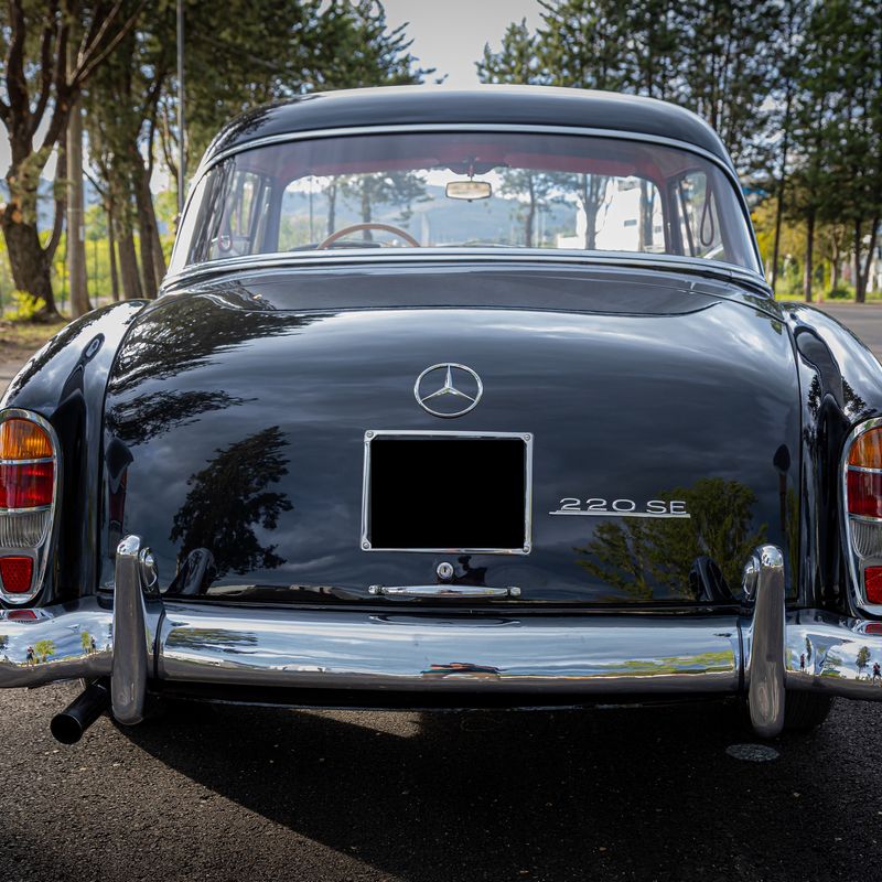 220 SE Coupé (Mercedes-Benz)