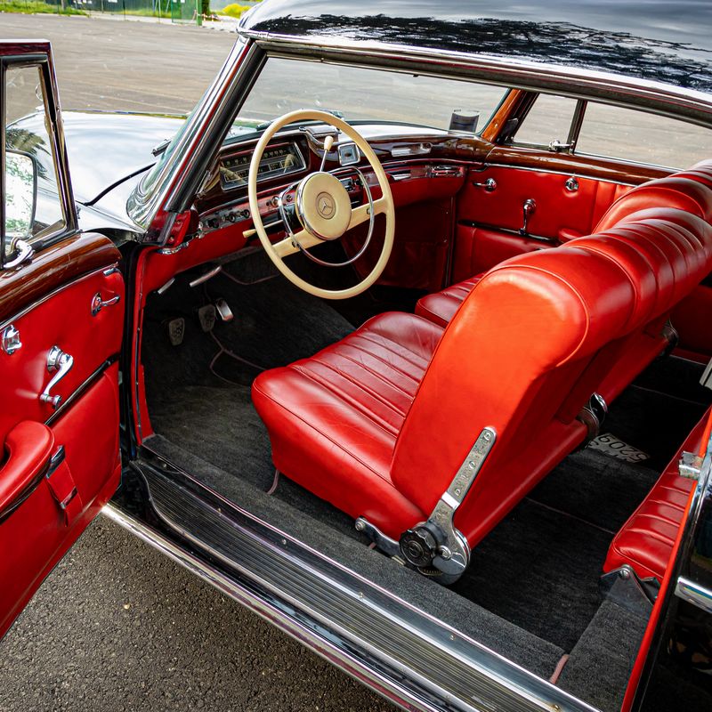 220 SE Coupé (Mercedes-Benz)