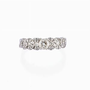 A 18K white gold and diamond ring