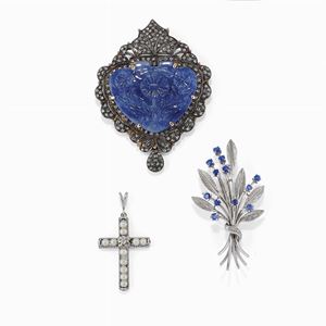 Lot of two brooches and one pendant