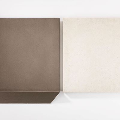Quadrato con ombra, cemento e laminato legno