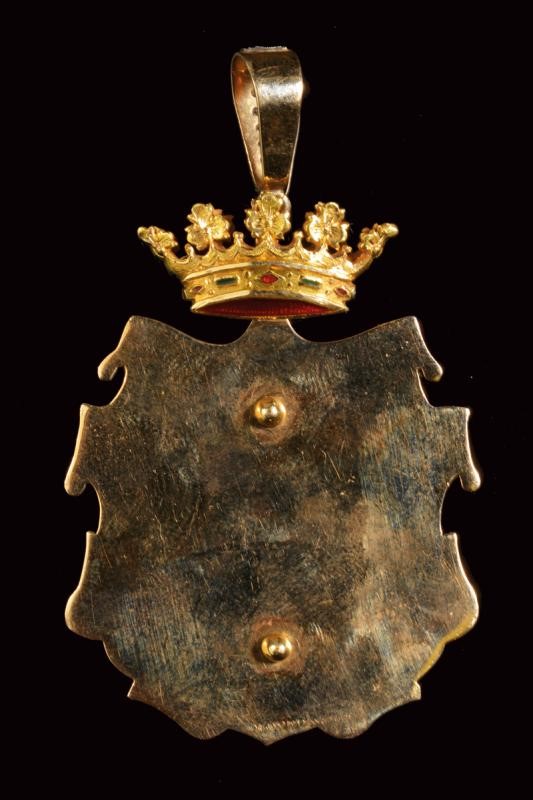 Decorazione in Oro e con Diamanti