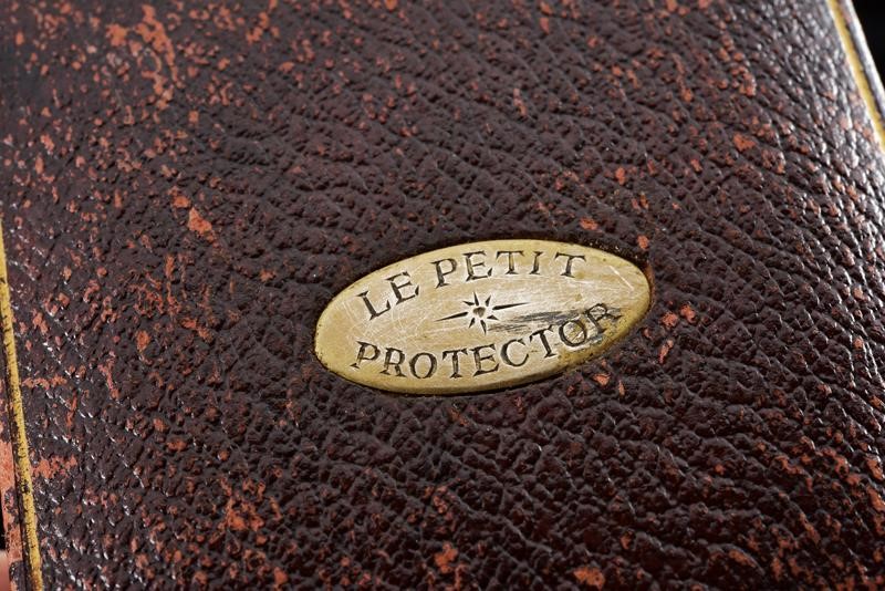 Pistola a luminello con anello 'Le Petit Protector', Europa, Terzo quarto del XIX Secolo