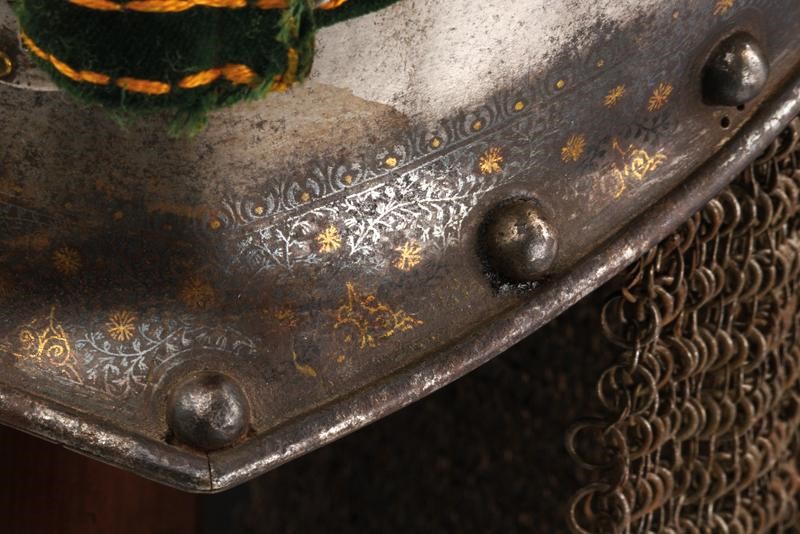 Busto da corazziere, India, XVIII secolo, metallo e cotta di maglia
