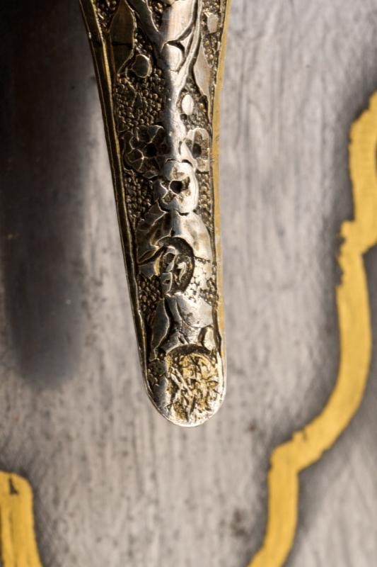 Pala con fornimenti in argento e decorazioni a pietre, tecnica Impero Ottomano, XIX Secolo