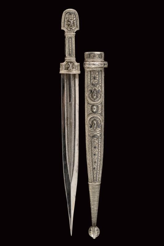 Kindjal caucasico con fornimenti in argento, circa 1900