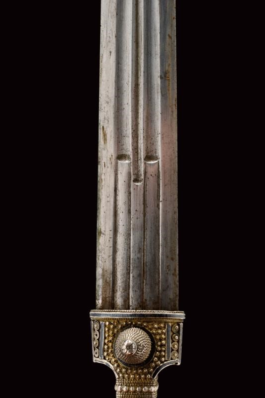 Bel kindjal, lama dritta a due fili con fornimenti in argento, Caucaso, circa 1900