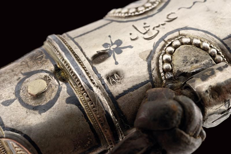 Bel kindjal, lama dritta a due fili con fornimenti in argento, Caucaso, circa 1900