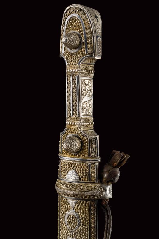 Bel kindjal, lama dritta a due fili con fornimenti in argento, Caucaso, circa 1900