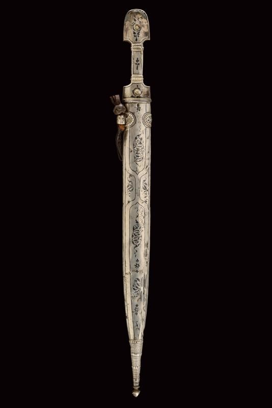 Bel kindjal, lama dritta a due fili con fornimenti in argento, Caucaso, circa 1900