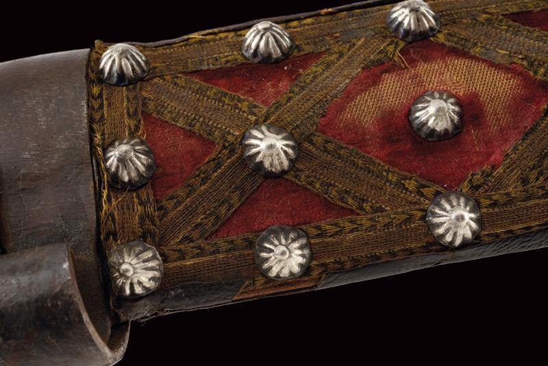 Qama, lama a due fili con iscrizioni persiane e decorazioni in oro e argento