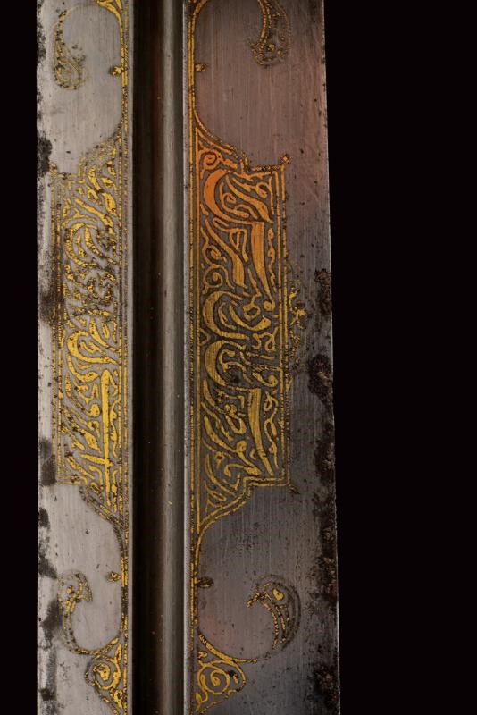 Qama, lama a due fili con iscrizioni persiane e decorazioni in oro e argento