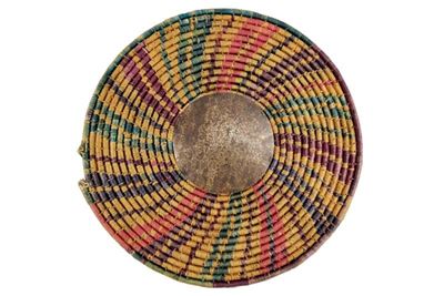 Scudo, Tibet, metà del XIX secolo, diametro 47 cm, legno e ferro