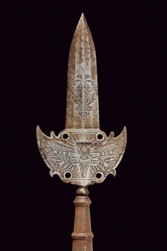 Spuntone da ufficiale inciso, ferro, XVIII Secolo, altezza 215 cm