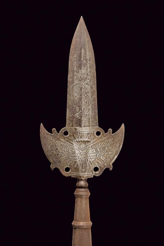 Spuntone da ufficiale inciso, ferro, XVIII Secolo, altezza 215 cm