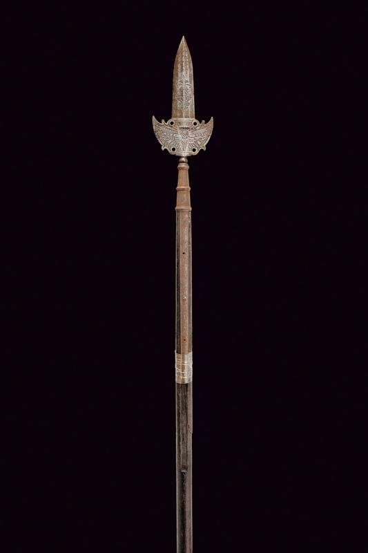 Spuntone da ufficiale inciso, ferro, XVIII Secolo, altezza 215 cm
