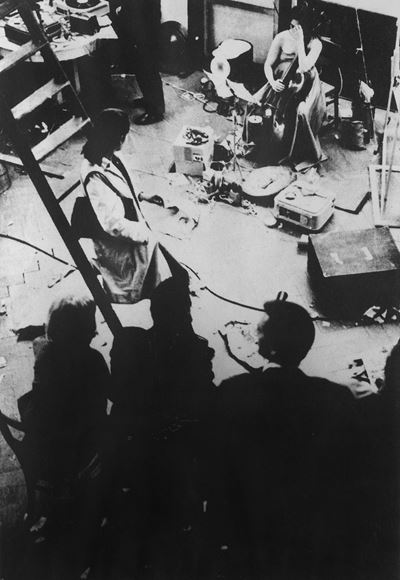 Fotografia con Moorman (1972), fotografia in bianco e nero