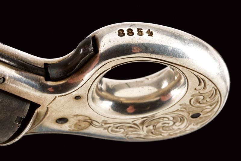 James Reid, Revolver Knuckle-Duster calibro 32 'My Friend', metallo argentato, terzo quarto del X...