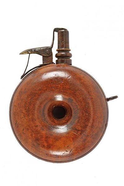 Fiasca da polvere, legno e corno, Germania, circa 1680