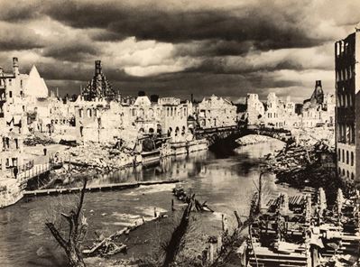 Nurnberg, Stampa alla gelatina ai sali d'argento, 1946