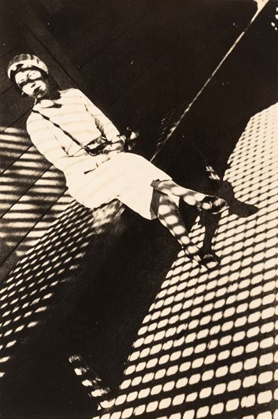 Girl with a Leica, stampa alla gelatina ai sali d'argento, 1934
