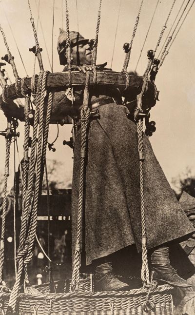 Uomo Dell'armata Rossa in Mongolfiera