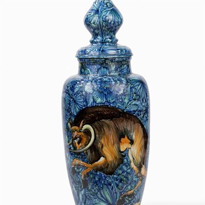 Vaso in Maiolica Dipinta Decorato con Soggetti Zoomorfi, Inizi Secolo XX