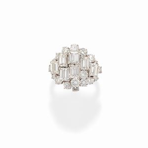  - Anello con diamanti