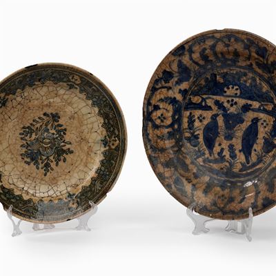 Due Antichi Piatti Orientali in Ceramica Policroma