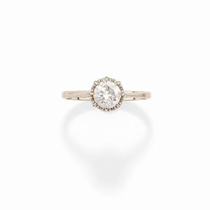  - Anello con diamante