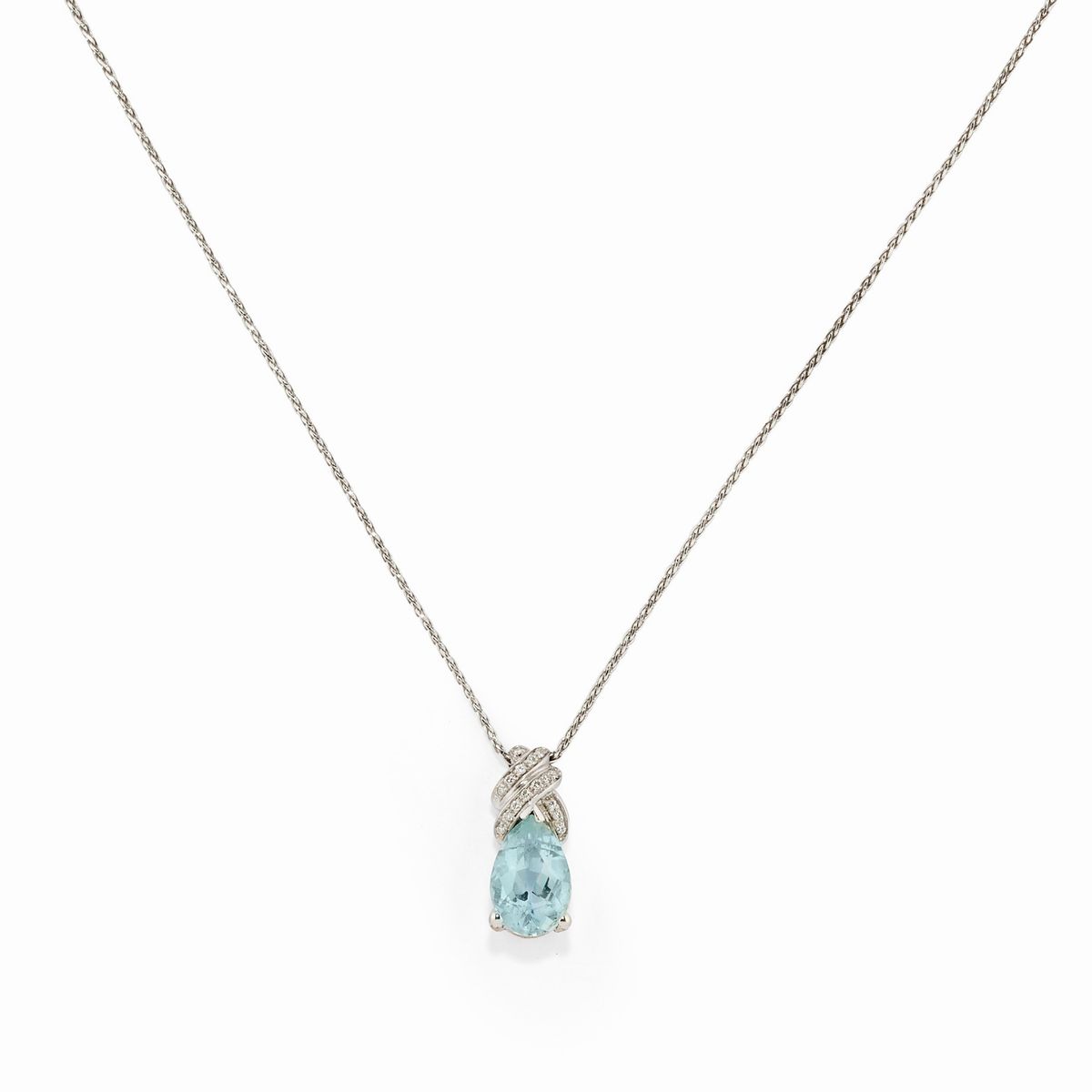 Collana e orecchini in oro bianco 18k con acquamarine e diamanti