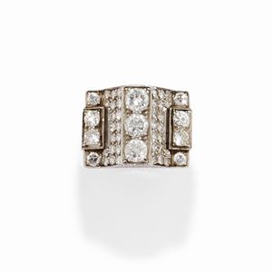  - Anello con diamanti