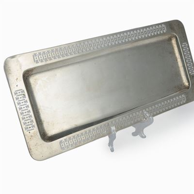 Vassoio in Argento con Decorazione a Traforo di Gusto Secessione, Inizi Secolo XX