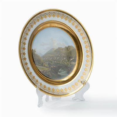 Piatto in Porcellana con Veduta del Villaggio di Uscio, in Liguria, Manifattura di Meissen, Secol...