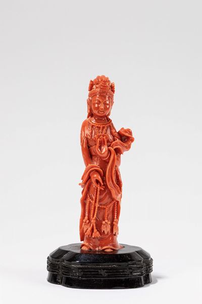 Scultura in corallo, Figura di Guanyin coronata