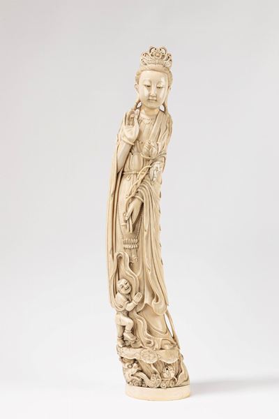 Intaglio in avorio, Dama con bambino e drago marino, Cina, dinastia Qing, fine XIX secolo